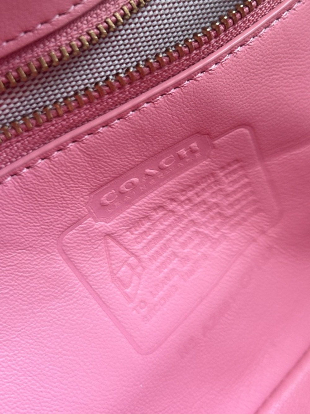 COACH- Pink Leather Shoulder Bag with Gold Hardware - Picture 3 of 7
